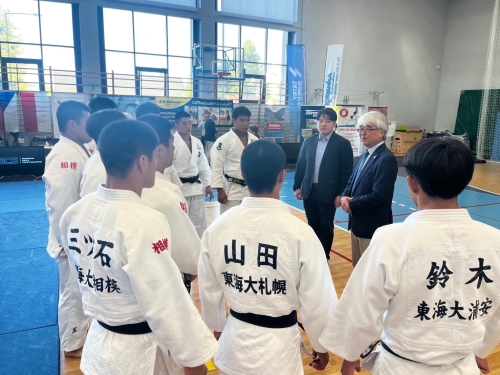 河野大使のザコパネ市訪問