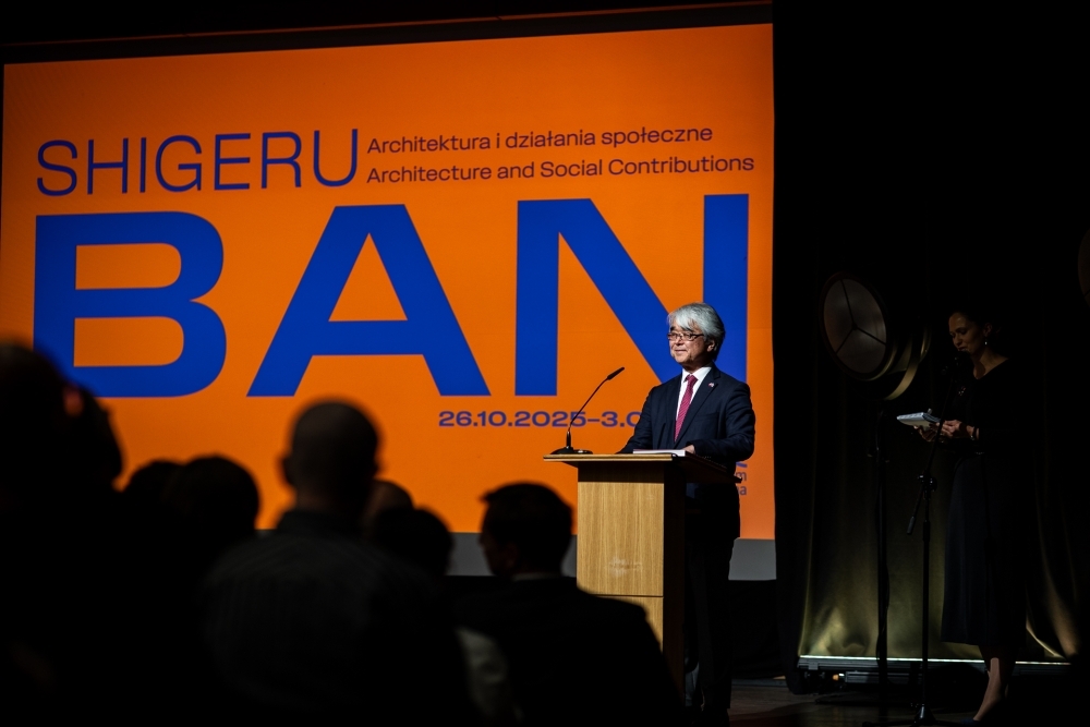 Udział Ambasadora Kono w otwarciu wystawy Shigeru Bana w Muzeum Sztuki i Techniki Japońskiej Manggha