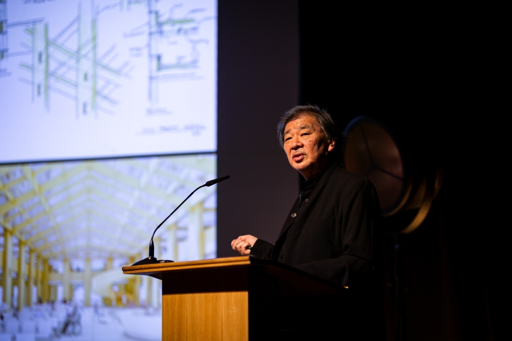 Udział Ambasadora Kono w otwarciu wystawy Shigeru Bana w Muzeum Sztuki i Techniki Japońskiej Manggha