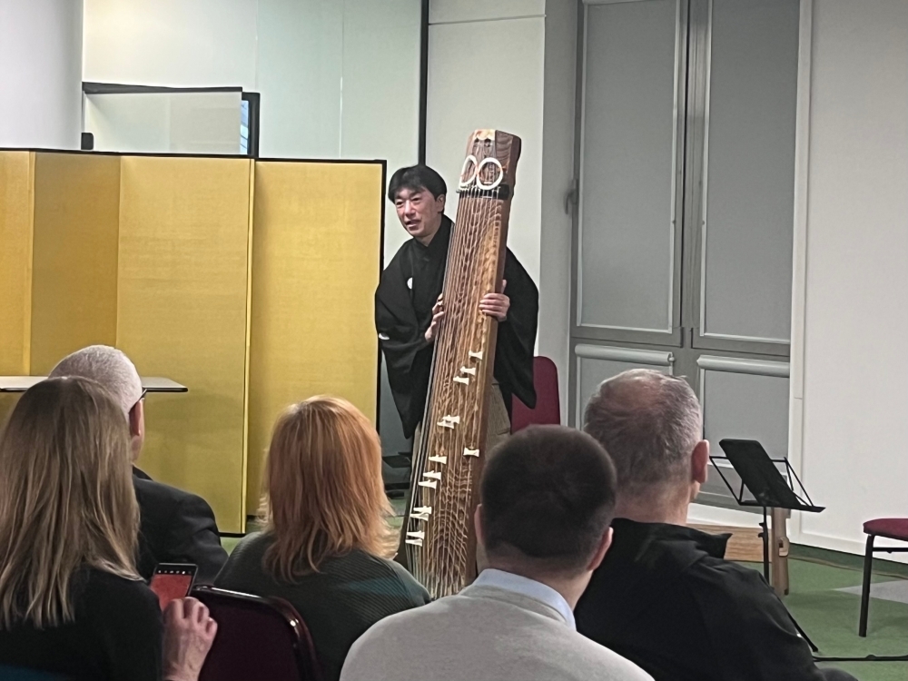 Prelekcja i warsztaty poświęcone teatrowi nō „W przestrzeni ma”  (30.03.2026)