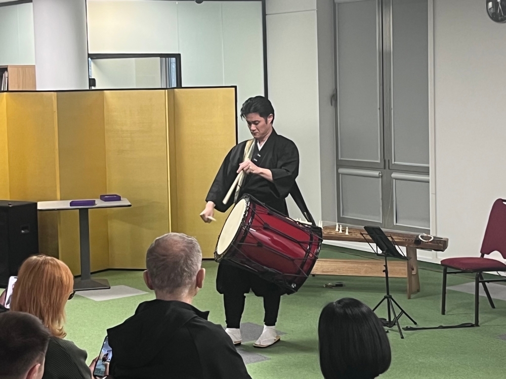 Prelekcja i warsztaty poświęcone teatrowi nō „W przestrzeni ma”  (30.03.2026)