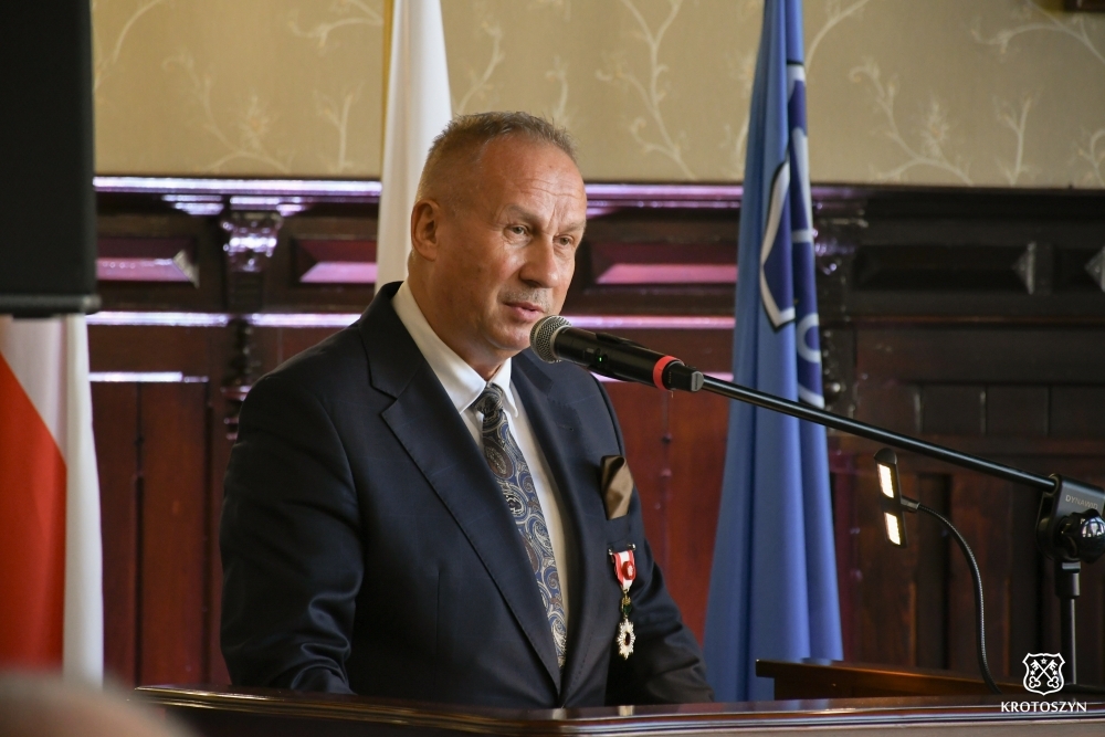フラチシェク・マルシャウェク元クロトシン市長に対する叙勲伝達式